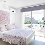 Spacious 3 Bedroom Penthouse, Sea View, 2 Terraces, Centre *