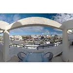 Spacious 3 Bedroom Penthouse, Sea View, 2 Terraces, Centre Apartment