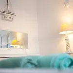 Spacious 3 Bedroom Penthouse, Sea View, 2 Terraces, Centre Apartment *