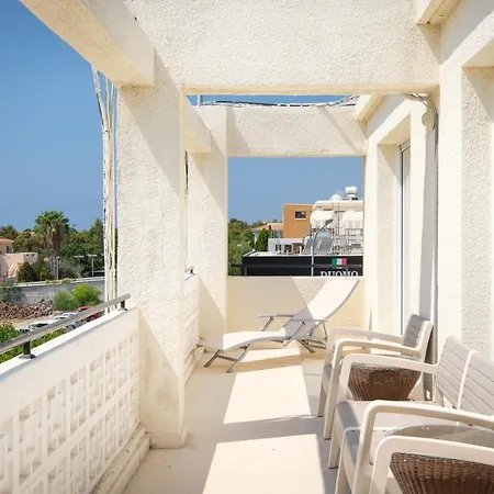 Spacious 3 Bedroom Penthouse, Sea View, 2 Terraces, Walk To Beach, Centre * Paphos