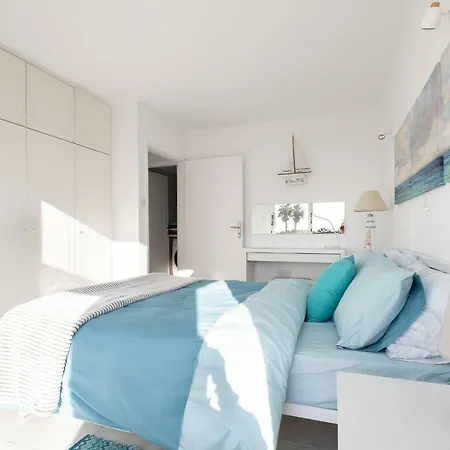 아파트 Seaview 3 Bedroom Kings Road Penthouse 파포스