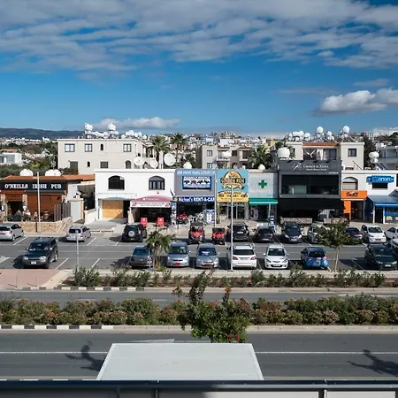 Spacious 3 Bedroom Penthouse, Sea View, 2 Terraces, Centre *