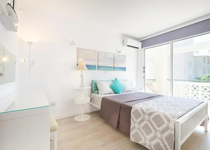 Seaview 3 Bedroom Kings Road Penthouse * パ フォス