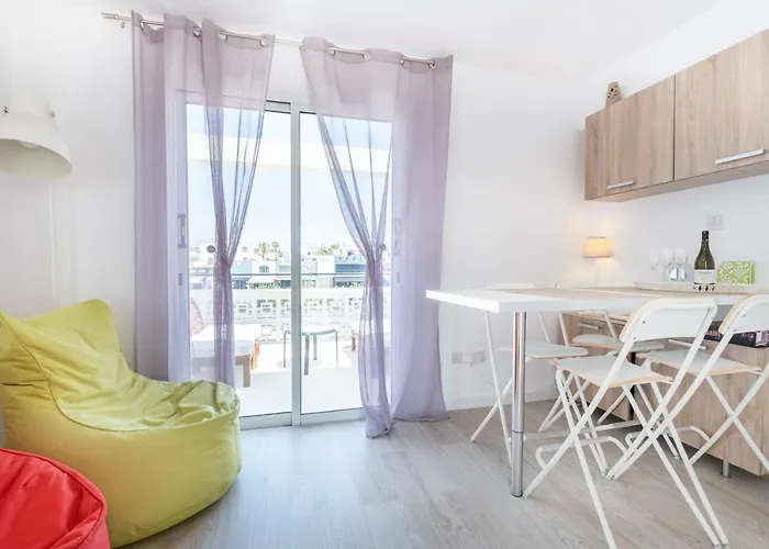 Seaview 3 Bedroom Kings Road Penthouse アパート パ フォス