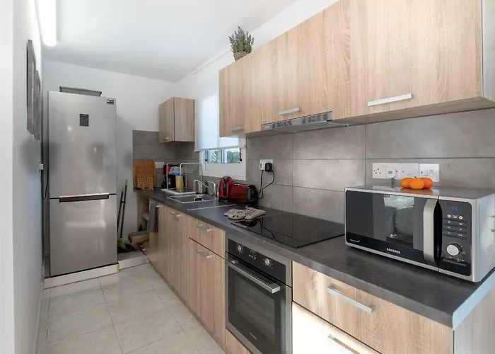 Seaview 3 Bedroom Kings Road Penthouse Pafos