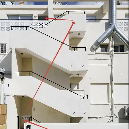 Appartement Spacious 3 Bedroom Penthouse, Sea View, 2 Terraces, Walk To Beach, Centre Paphos