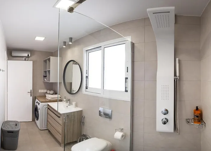 Seaview 3 Bedroom Kings Road Penthouse * Paphos