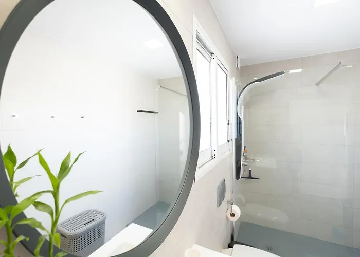 Seaview 3 Bedroom Kings Road Penthouse * Paphos