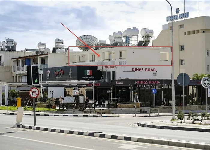 Seaview 3 Bedroom Kings Road Penthouse *