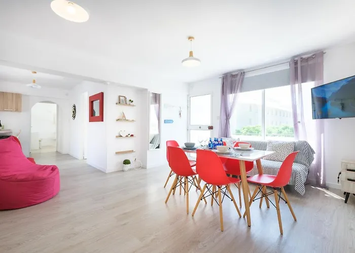 Seaview 3 Bedroom Kings Road Penthouse * Paphos