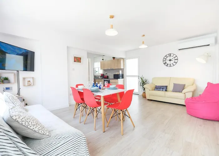 Seaview 3 Bedroom Kings Road Penthouse Apartmán *