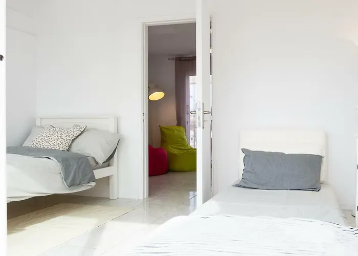 Seaview 3 Bedroom Kings Road Penthouse